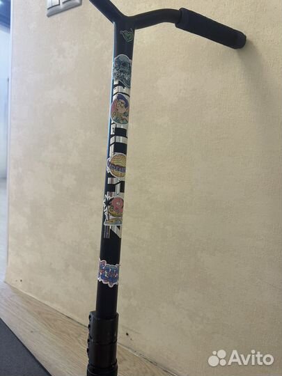 Трюковой самокат Reaction