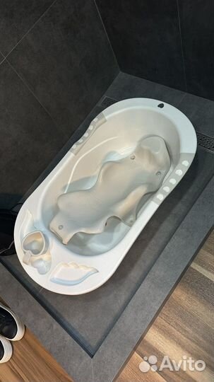 Ванночка для купания новорожденного с горкой