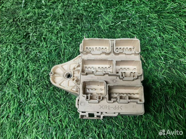 В наличии: блок предохранителей Toyota Picnic 1