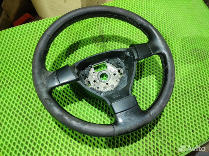 Рулевое колесо Volkswagen Passat B6