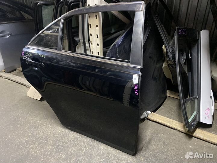 Дверь Toyota Camry 40 задняя правая