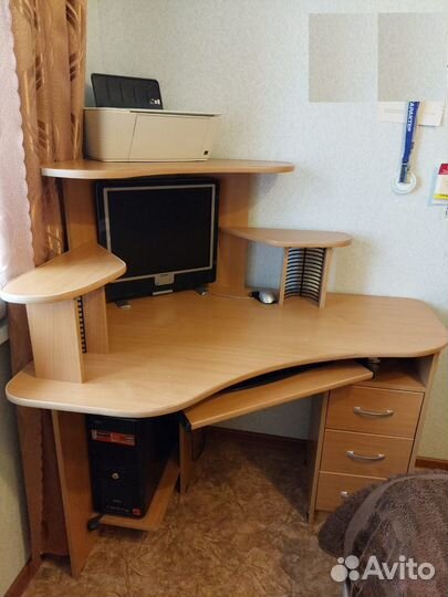 Компьютерный стол