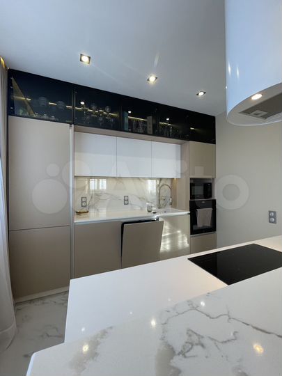 3-к. квартира, 95 м², 11/16 эт.