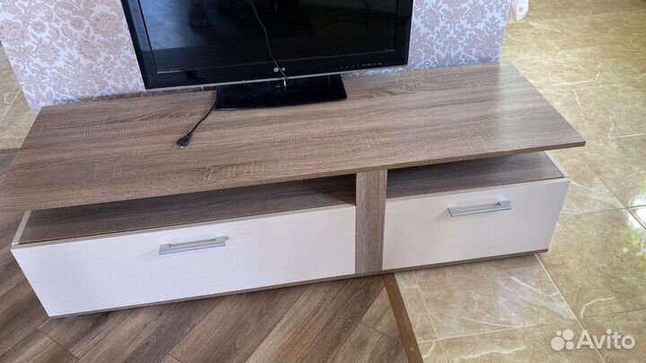 Тумба под телевизор