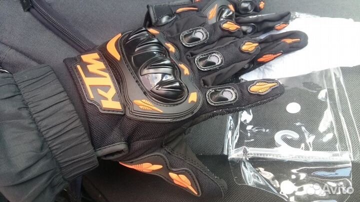 Перчатки с защитой и для защиты. ктм