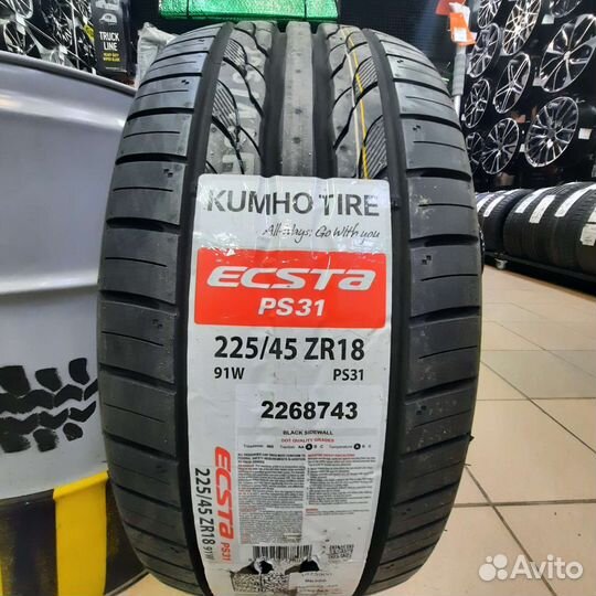 Kumho Ecsta PS31 225/45 R18 91W