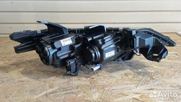 Фара левая с 1 линзой Mitsubishi Outlander 3