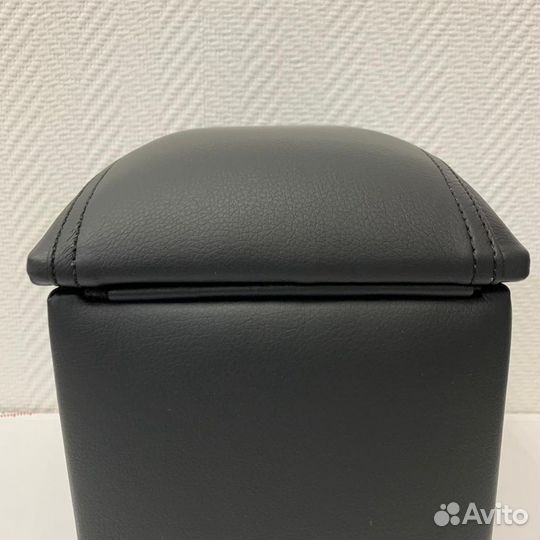 Штатный подлокотник opel corsa C (2000-2006)