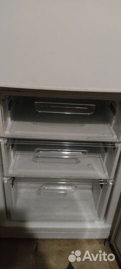 Холодильник Vestel