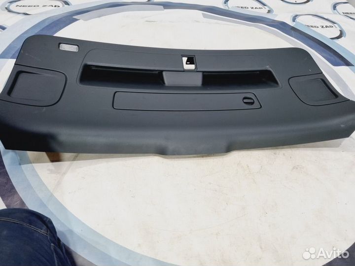 Обшивка крышки багажника Audi A6 C7