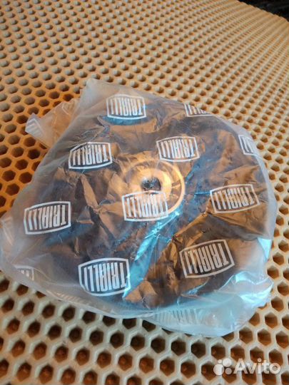 Ролик обводной навесного оборудования Volvo S80