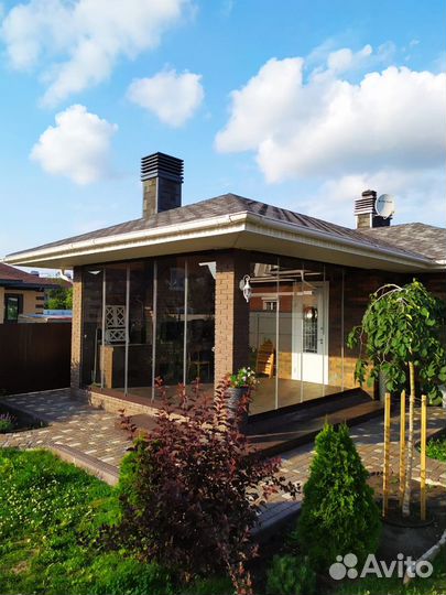 Безрамное остекление террас и беседок веранды