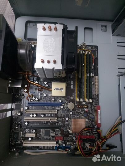 Материнская плата с процессором и памятью