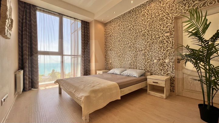 3-к. квартира, 130 м², 7/9 эт.