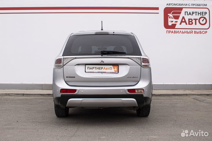 Mitsubishi Outlander 2.0 CVT, 2014, 141 000 км