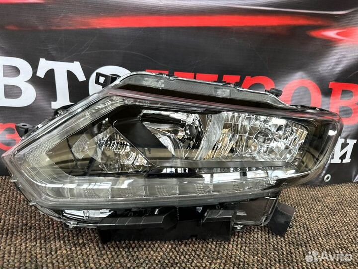 Фара левая Nissan X-Trail 32 2014