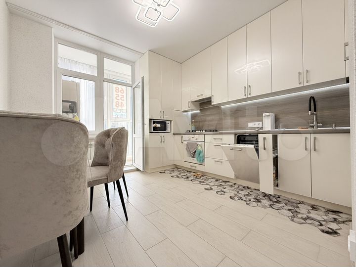 2-к. квартира, 60 м², 8/18 эт.