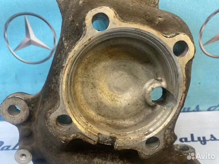 Кулак поворотный передний правый Bmw 744I E65 LCI