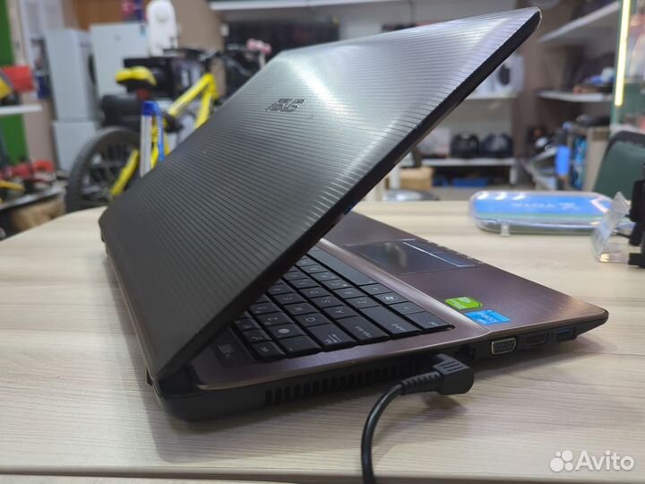 Ноутбук asus i3-2310M/GeForce 610M/500HDD/4RAM T01