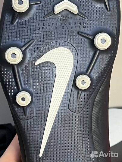 Футбольные бутсы Nike bravata FG