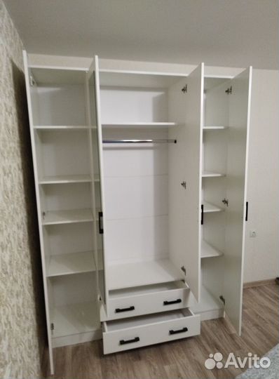 Шкаф