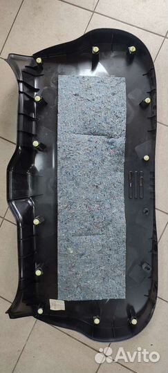 Обшивка крышки багажника Nissan X-Trail T-32