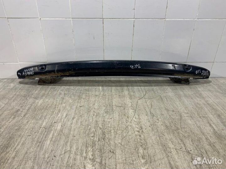 Усилитель бампера задний Volkswagen Golf 4