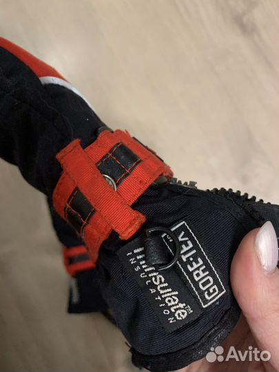 Спортивные перчатки