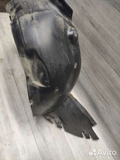 Подкрылок передний правый volkswagen polo