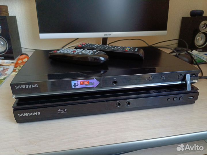 Dvd проигрыватель samsung 2 штуки,один новый