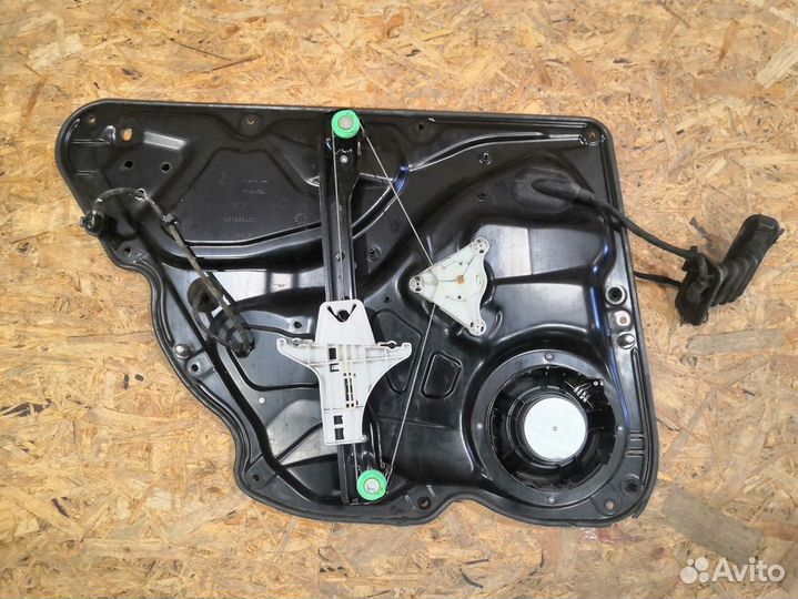 Стеклоподъемник электр. задний правый Volkswagen P