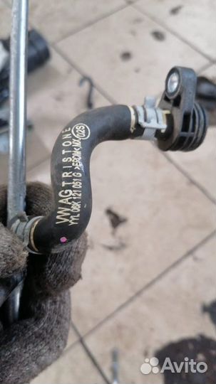 Патрубок системы охлаждения Volkswagen Jetta 6