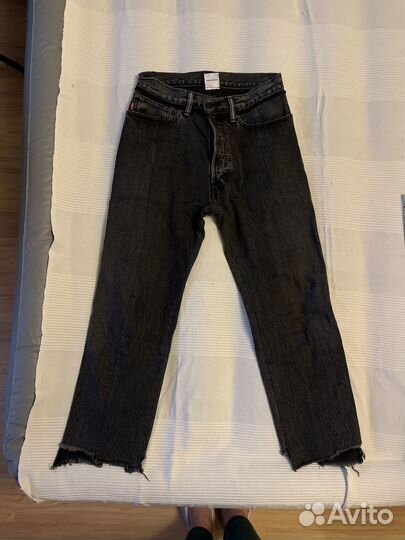 Джинсы levis