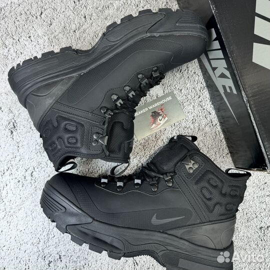 Ботинки Nike с мехом