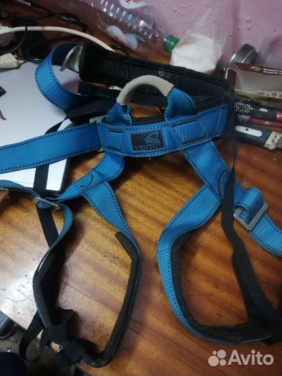 Страховчная обвязка алпинисткая снаряжение