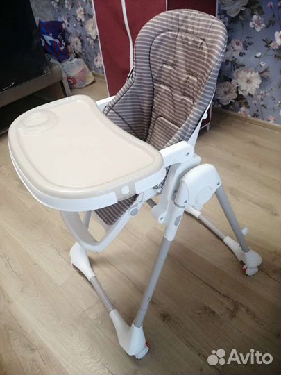 Стульчик для кормления Happy Baby Wingy, brown