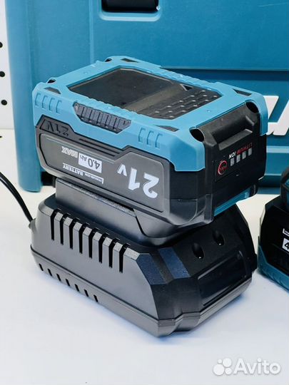 Шуруповерт бесщеточный Makita 100Нм