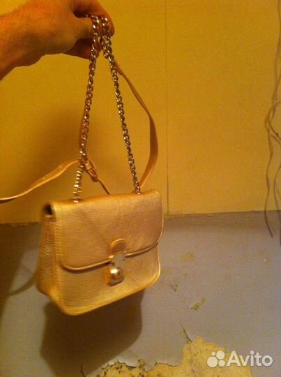 Сумочка золотистая вечерняя