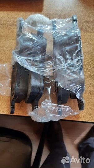 Тормозные колодки передние на mercedes Sprinter, V