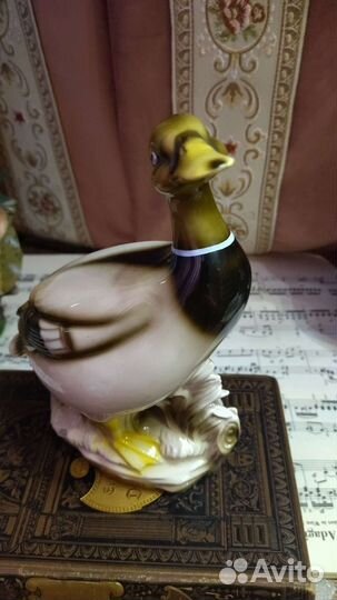 Статуэтка фарфор Утка