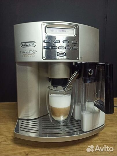 Кофемашина delonghi magnifica