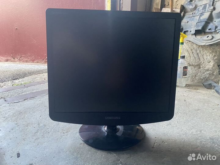 Монитор Samsung syncmaster932B