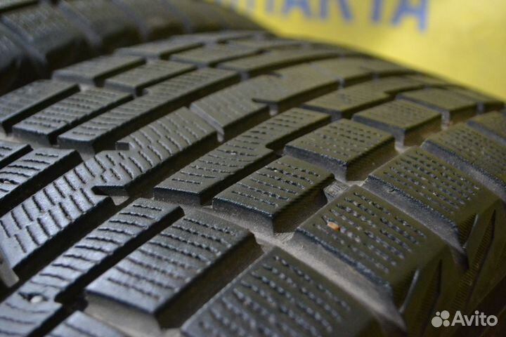 Yokohama Ice Guard IG30 215/60 R16