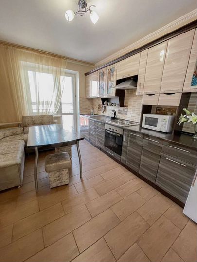 2-к. квартира, 64 м², 8/10 эт.