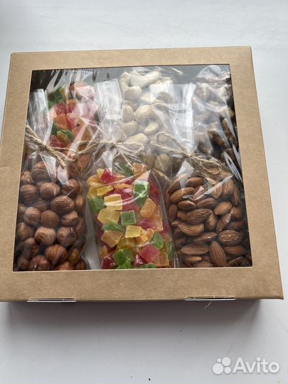 Набор Орехов сухофруктов подарочный