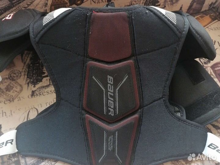 Нагрудник хоккейный bauer