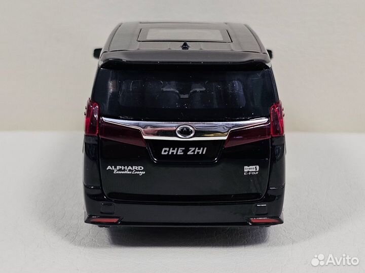 Модель машины Toyota Alphard чёрная 1:32