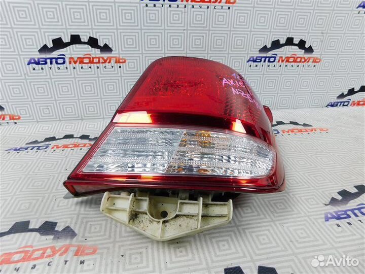 Стоп задний правый Toyota Corolla Axio