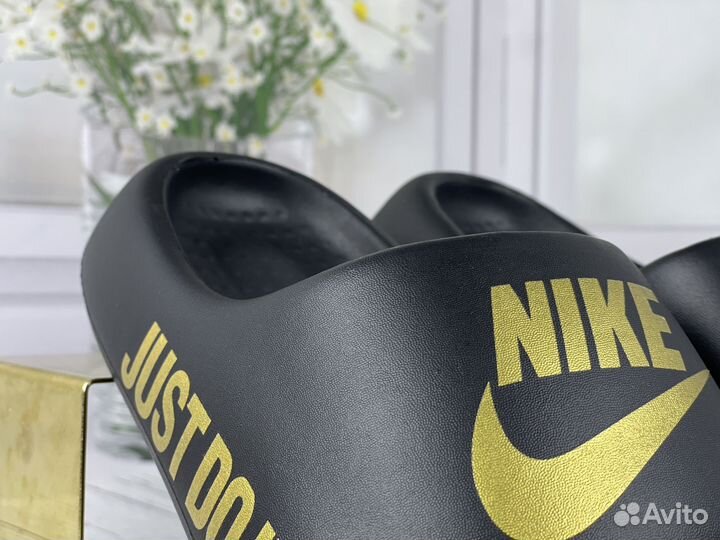 Тапки Nike