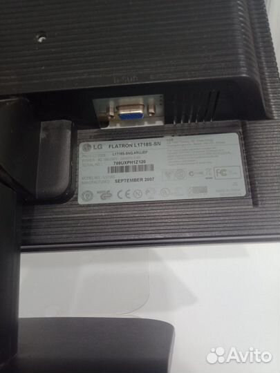 Монитор LG flatron l1718S-SN